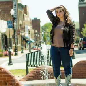 Meet your Posher, Katelyn